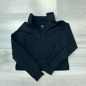 GAP V-neck fleece